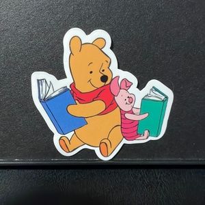 POOH AND PIGLET READING STICKER